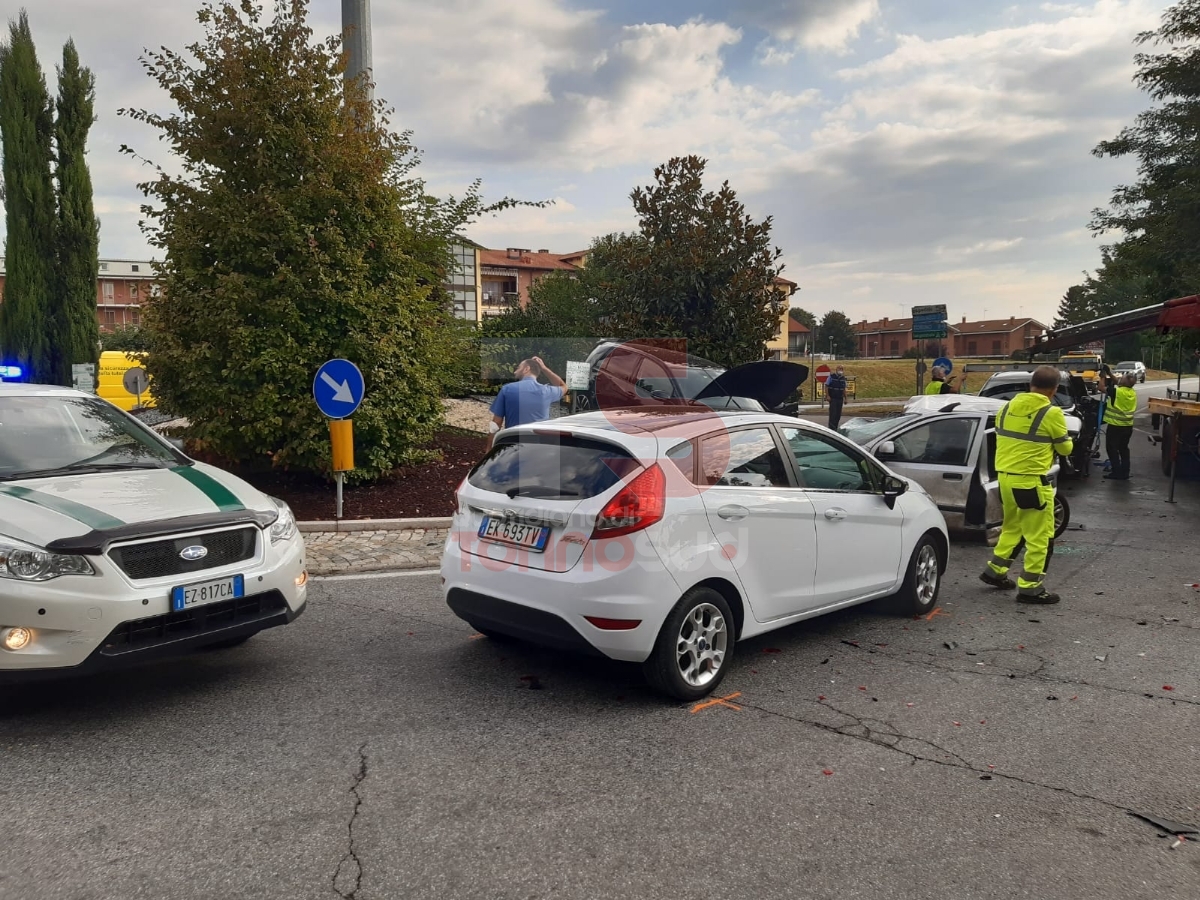 INCIDENTE MORTALE A RIVOLI - Perde la vita una donna di Rivalta: aveva solo 43 anni. Ferita gravemente la figlia - FOTO