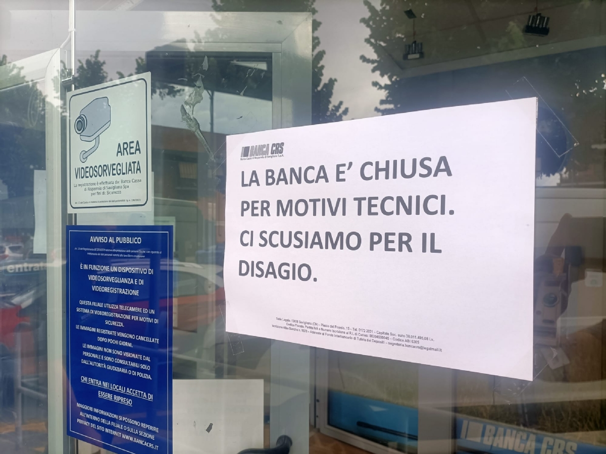 PIOSSASCO - Torna a colpire la «banda della marmotta»: assaltato il bancomat di via Pinerolo - FOTO