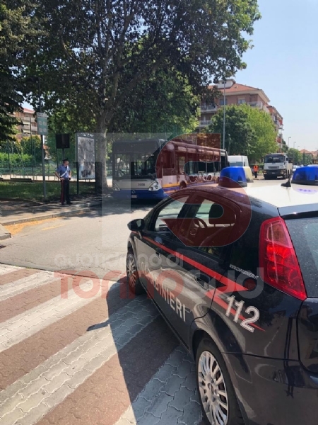MONCALIERI - Un altro pullman Gtt prende fuoco al capolinea: provvidenziale intervento dei vigili del fuoco - FOTO