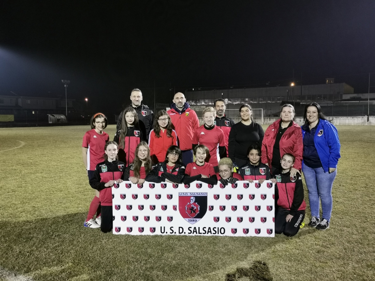 CARMAGNOLA - I giovani del Salsasio allenati per un giorno dal responsabile del Genoa - FOTO