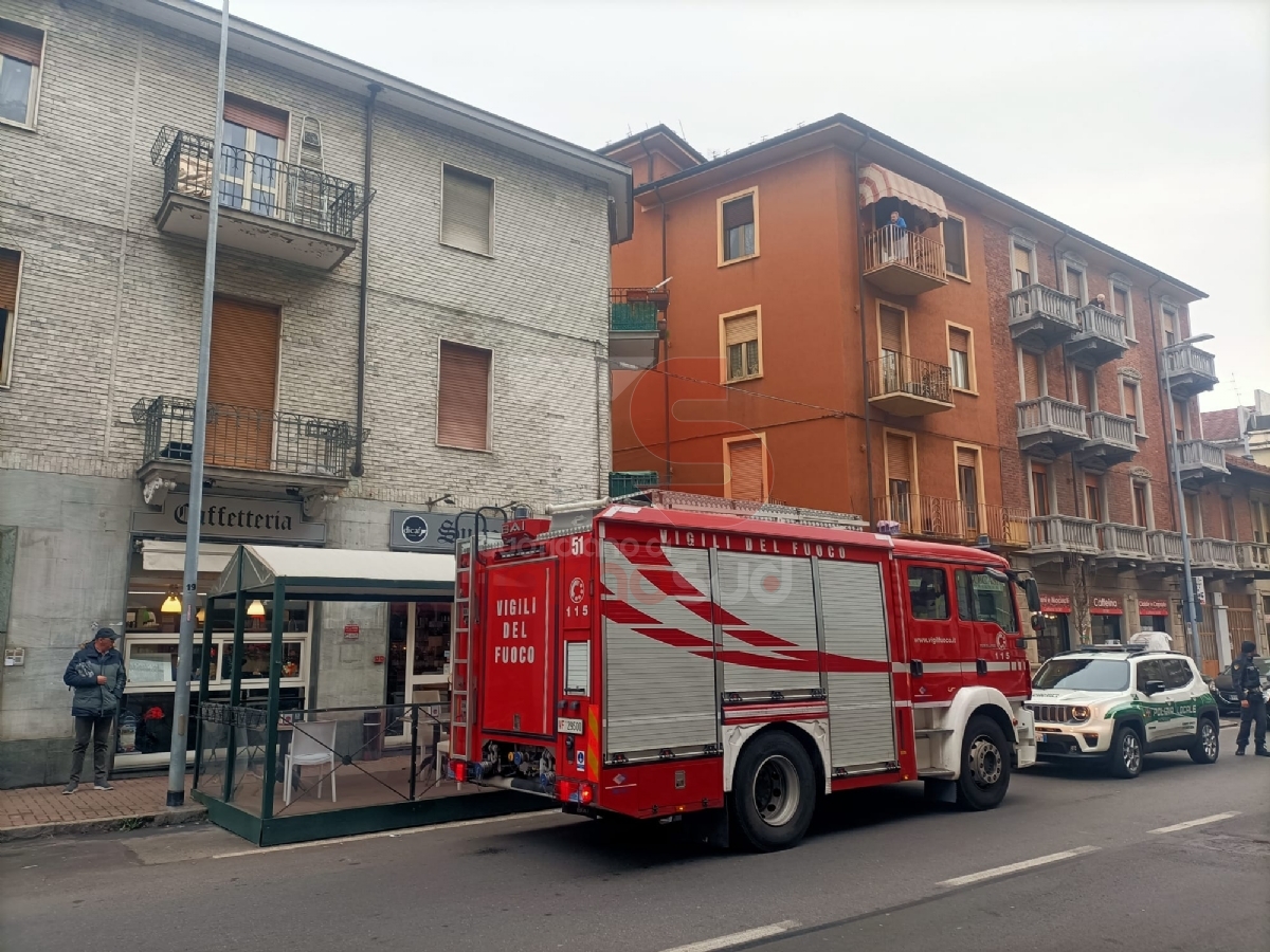 MONCALIERI - Il pavimento crolla nelle scale condominiali durante i lavori di ristrutturazione