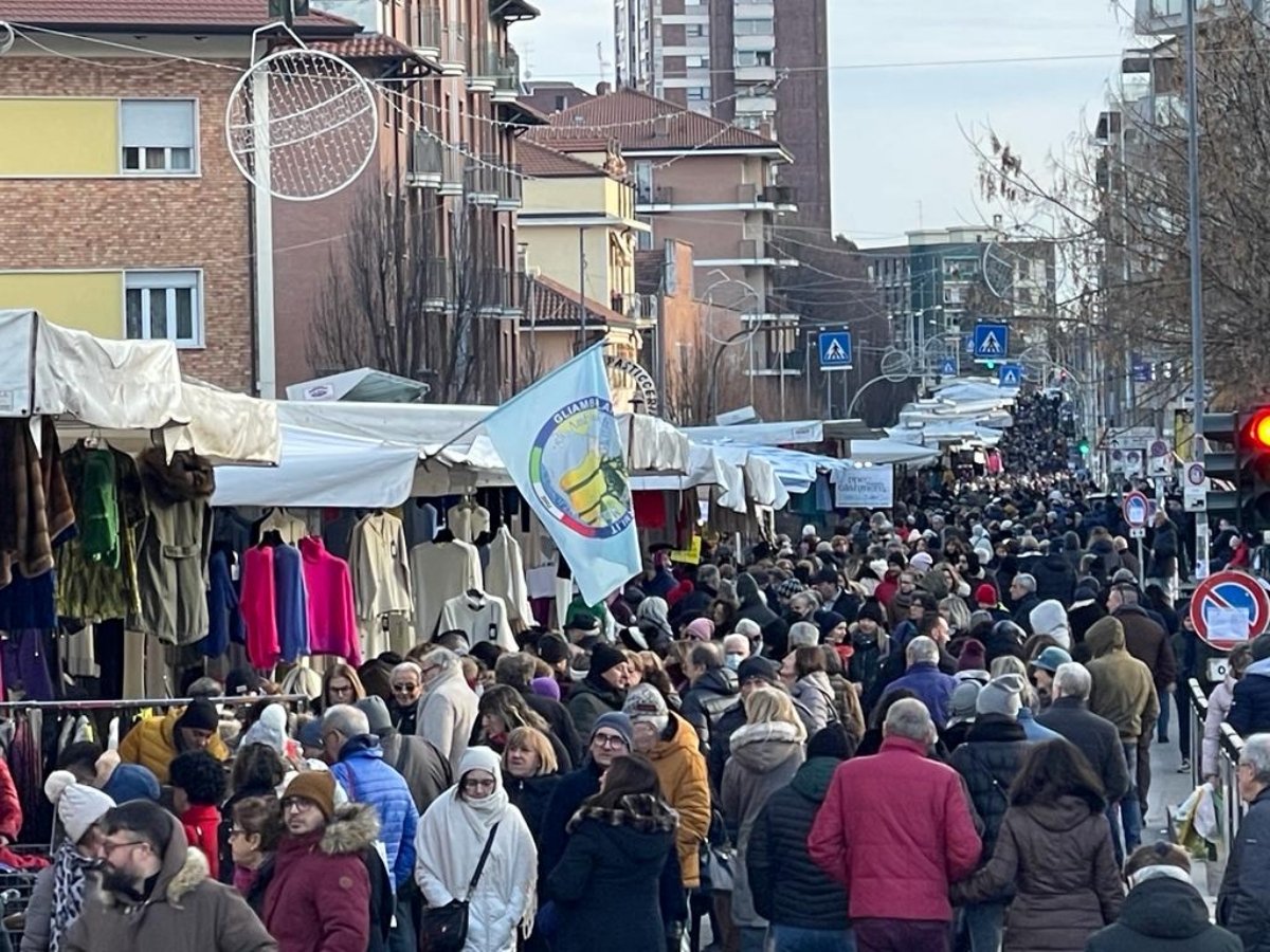 MONCALIERI - «Gli Ambulanti di Forte dei Marmi», grande ritorno in città domenica 14 gennaio