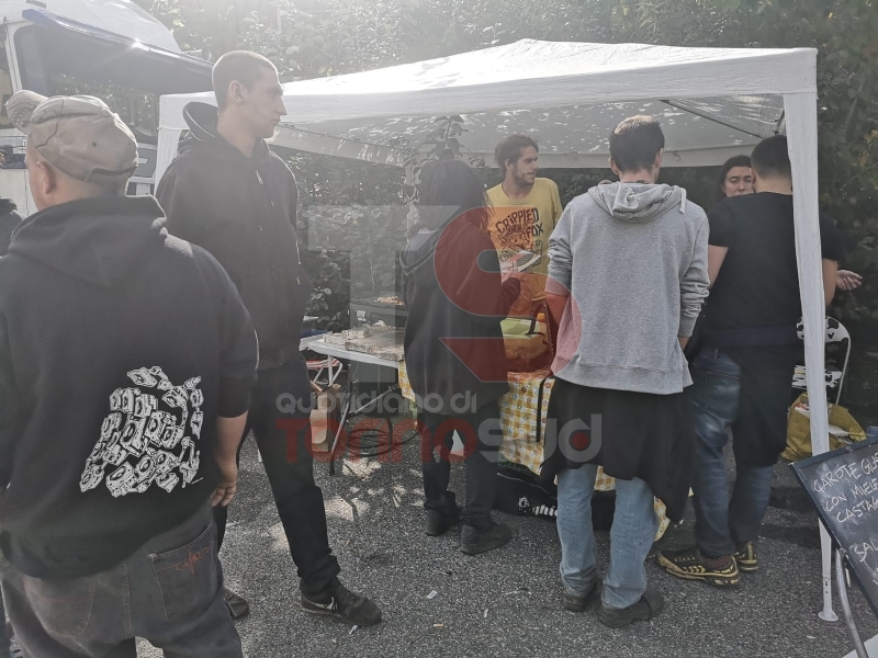 NICHELINO - Dentro il rave alla Viberti: techno, aerei. allucinogeni e punti ristoro fai da te - LE FOTO -