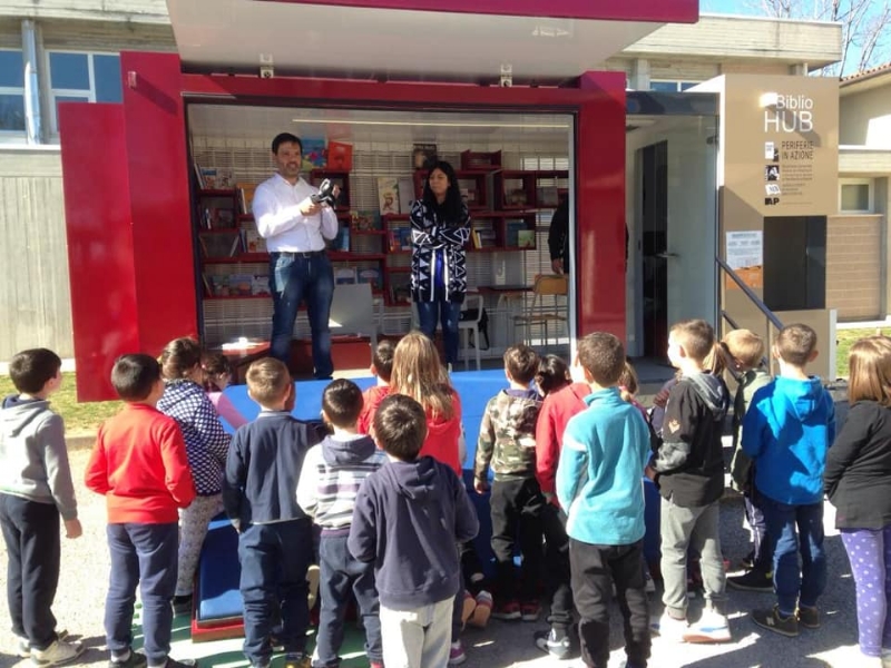 ORBASSANO - Arriva il «BiblioHUB», una vera e propria biblioteca su ruote