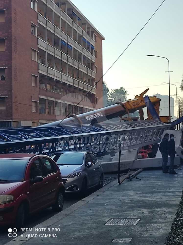 DRAMMA A TORINO - Crolla una gru, tre morti e tre feriti a seguito di un incidente sul lavoro - FOTO