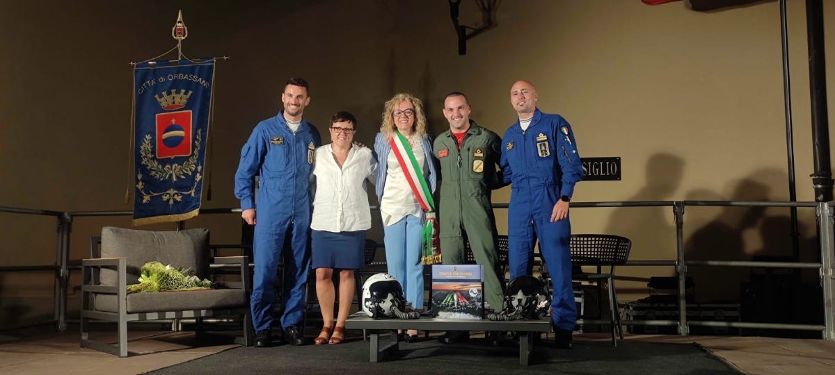 ORBASSANO - I piloti delle Frecce Tricolori ospiti nel nuovo Palazzo Comunale - FOTO