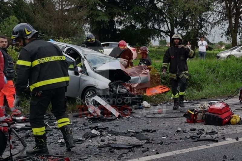 TRE MORTI A LA LOGGIA - Scontro frontale, tragedia assurda sulla provinciale per Carignano - FOTO
