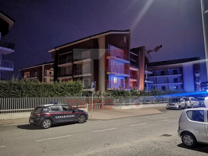TRAGEDIA ASSURDA A PIOSSASCO - OMICIDIO-SUICIDIO IN UN ALLOGGIO: DUE PERSONE MORTE - FOTO