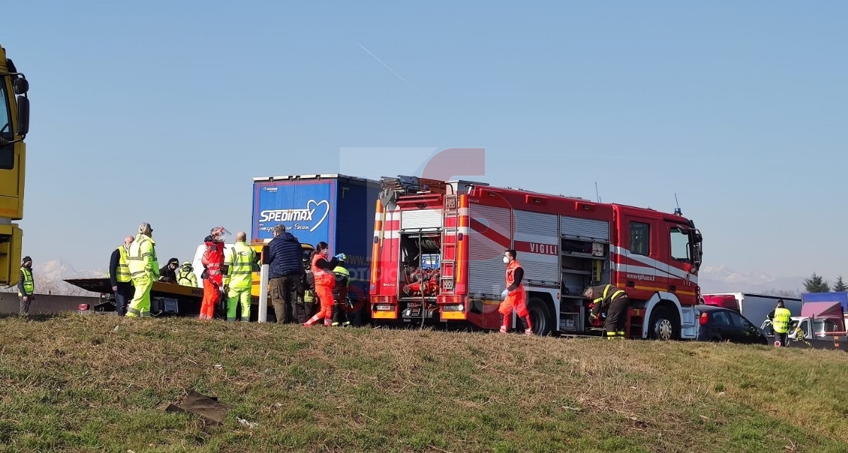 TANGENZIALE TORINO - Traffico bloccato dal Sito per un tamponamento a catena tra auto e camion - FOTO