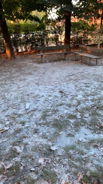 PIOSSASCO - Vandali scaricano gli estintori rubati nell'area verde