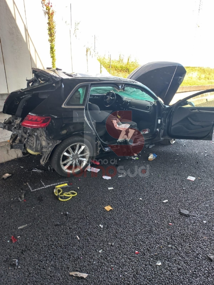 ORBASSANO - Incidente sulla Torino-Pinerolo: scontro auto-furgone, sei feriti portati in ospedale - FOTO