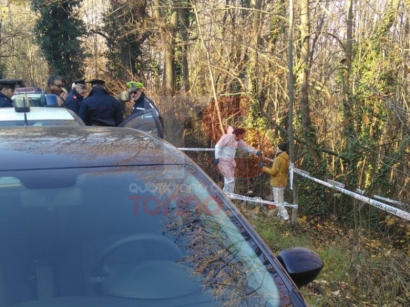 GIALLO A MONCALIERI - Trovato il cadavere di un uomo in un fossato: forse investito da un'auto pirata