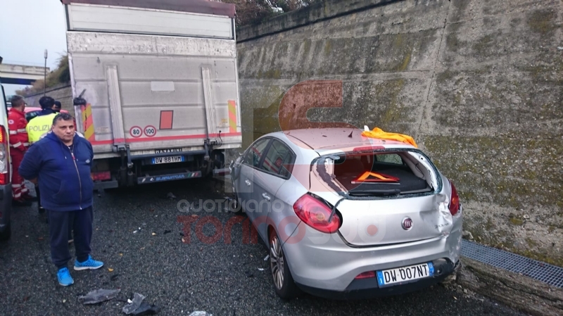 ORBASSANO - Incidente stradale al Sito: tre feriti portati al Cto - FOTO