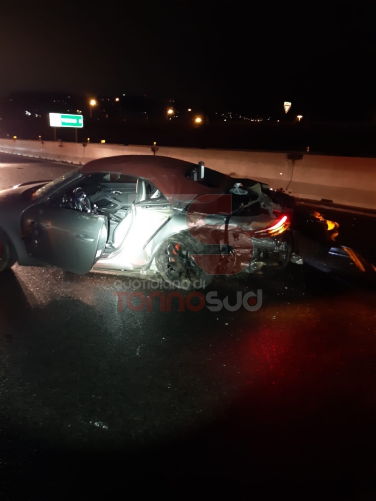 MONCALIERI - Schianto in tangenziale: automobilista portato in ospedale - FOTO