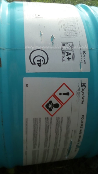 MONCALIERI - Maiali in azione: discarica abusiva con fusti di sostanze pericolose