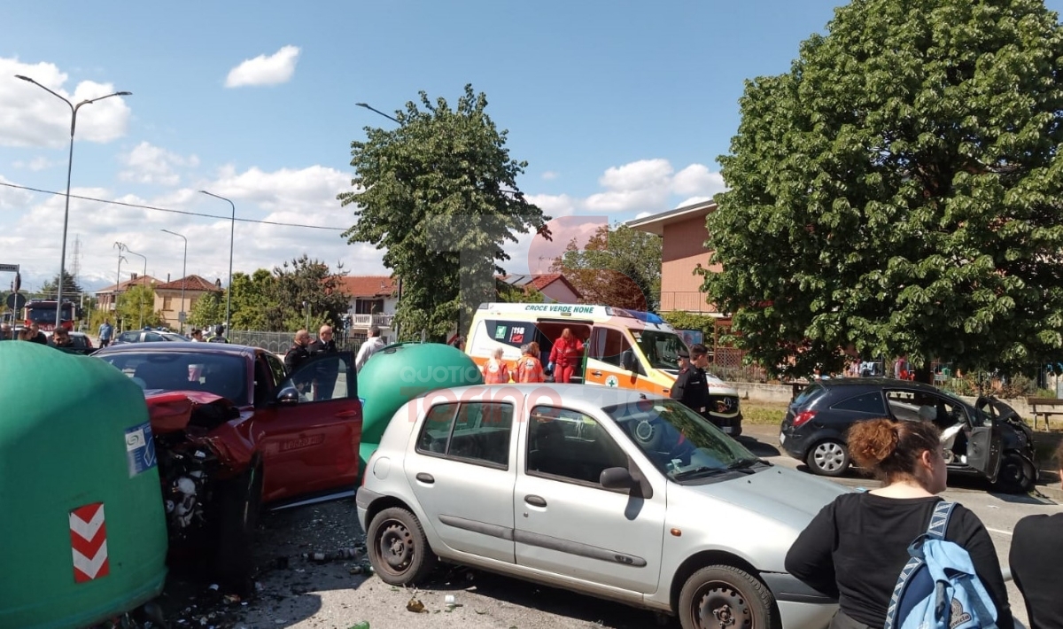 CANDIOLO - Terribile incidente vicino al passaggio a livello: due automobilisti feriti - FOTO