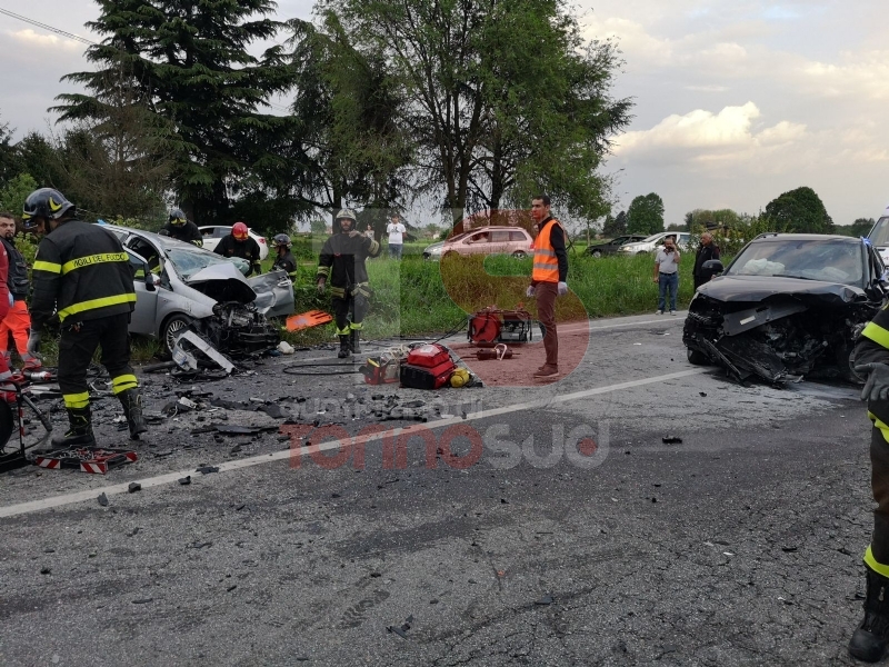 LA LOGGIA - Famiglia sterminata nell'incidente: muoiono padre, madre e figlia - FOTO