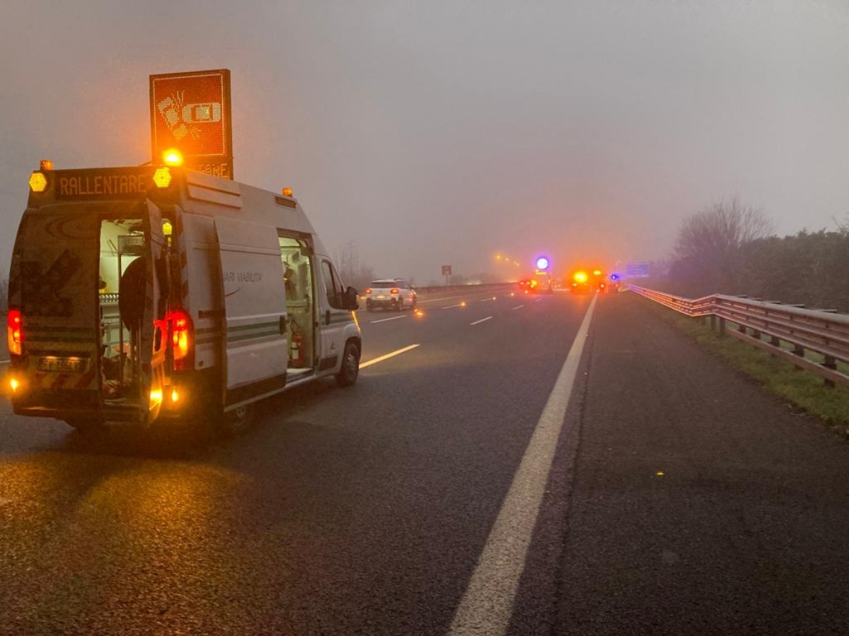 TANGENZIALE SUD - Incidente stradale a Stupinigi, tre auto coinvolte: due feriti - FOTO