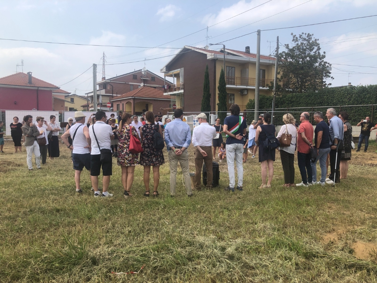 NICHELINO - Posata la prima pietra della nuova scuola «Papa Giovanni XXIII» - FOTO