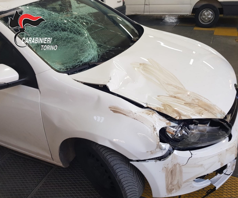 ORBASSANO-STUPINIGI - Il pirata della strada ai carabinieri: «Dopo l'incidente sono scappato per paura» - FOTO