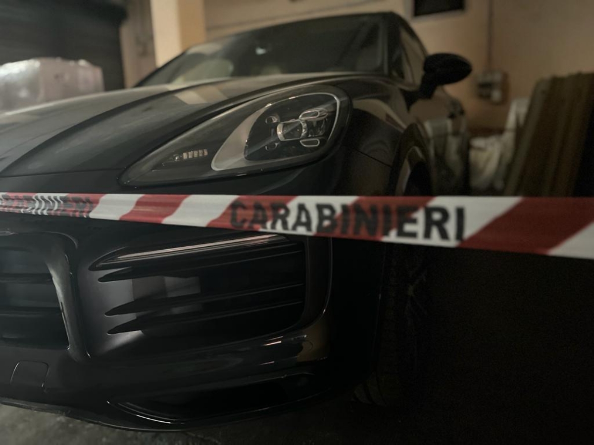 MONCALIERI - Furti con il Porsche Cayenne: trovata l'auto dei ladri parcheggiata alla Falchera - FOTO