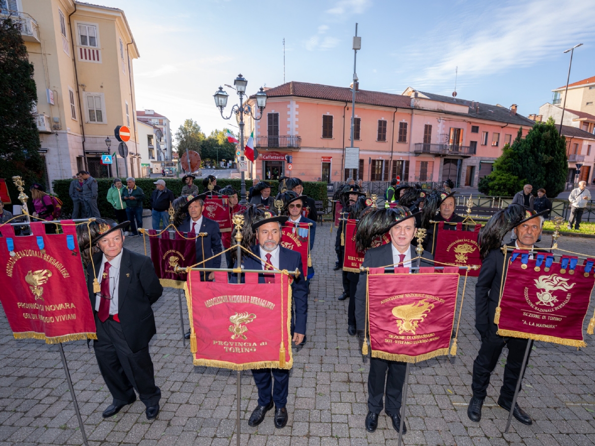 ORBASSANO - Oltre 500 fanti piumati per il raduno regionale dei bersaglieri - FOTO