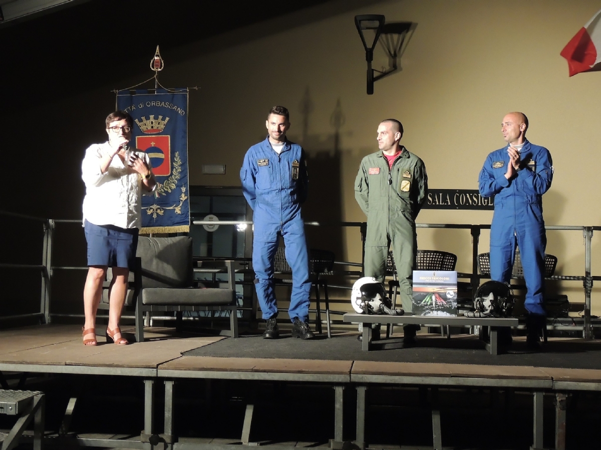 ORBASSANO - I piloti delle Frecce Tricolori ospiti nel nuovo Palazzo Comunale - FOTO