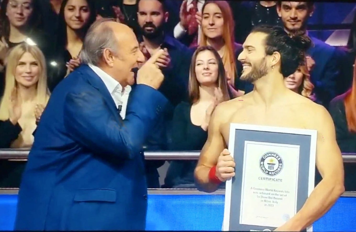 MONCALIERI - Il recordman del circo Andrea Cerrato batte se stesso e impone un nuovo primato su Canale5
