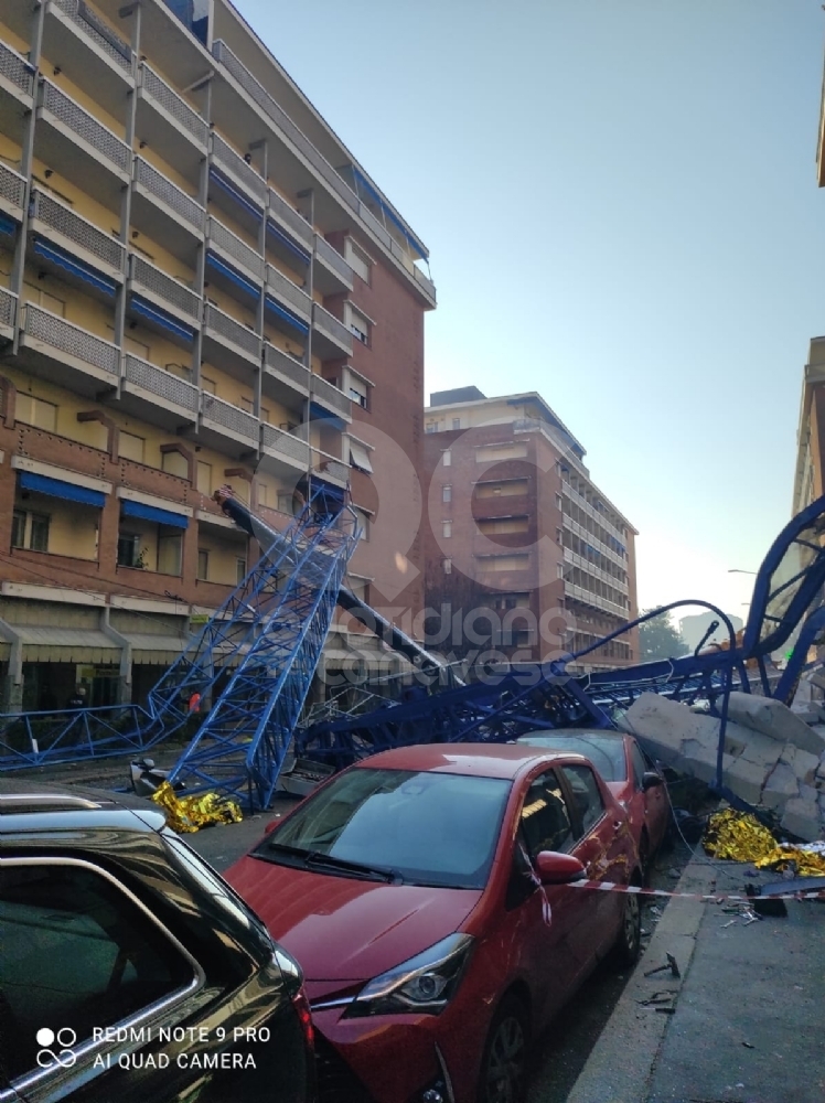 DRAMMA A TORINO - Crolla una gru, tre morti e tre feriti a seguito di un incidente sul lavoro - FOTO