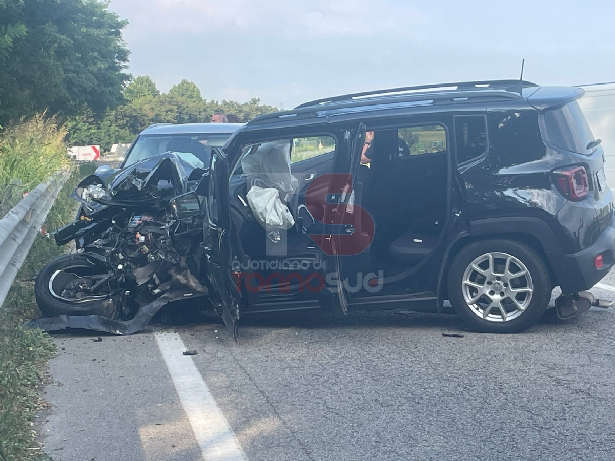 CARMAGNOLA - Terribile incidente: cinque feriti, due gravi. Anche una bimba coinvolta - FOTO