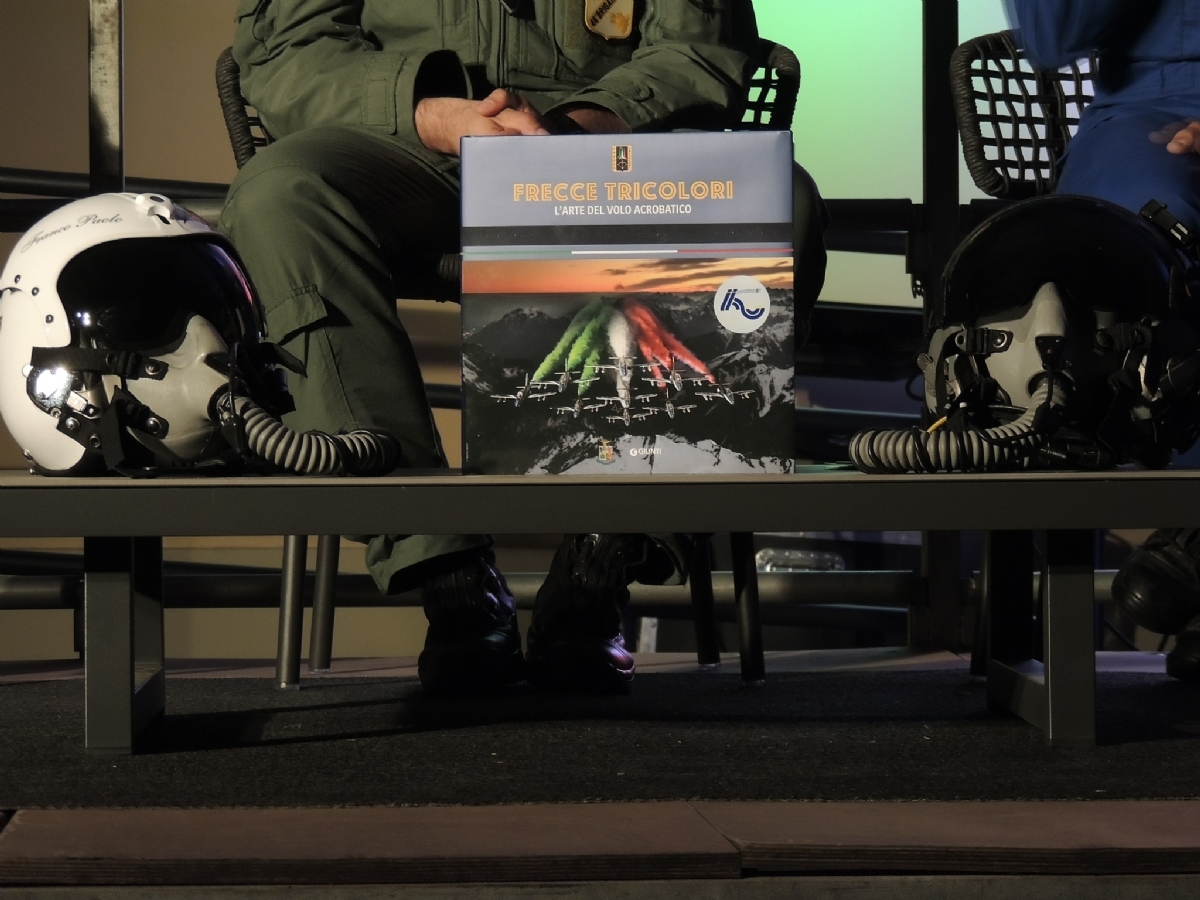 ORBASSANO - I piloti delle Frecce Tricolori ospiti nel nuovo Palazzo Comunale - FOTO