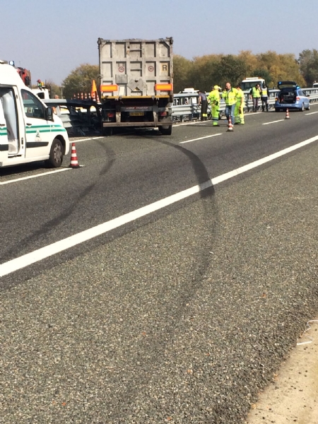 CANDIOLO - Grave incidente sull'autostrada Torino-Pinerolo, camionista in condizioni critiche - LE FOTO -