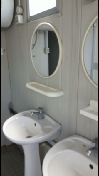 ESCLUSIVO - Le immagini all'interno dei container del nuovo campo nomadi di Moncalieri