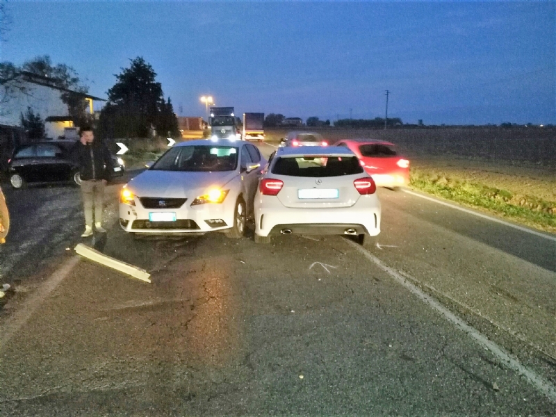CARIGNANO - Incidente sulla provinciale per Saluzzo, quattro auto coinvolte