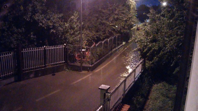 Tromba d'aria sul territorio: capannoni scoperchiati, auto fuori strada e strade allagate  - VIDEO E FOTO -