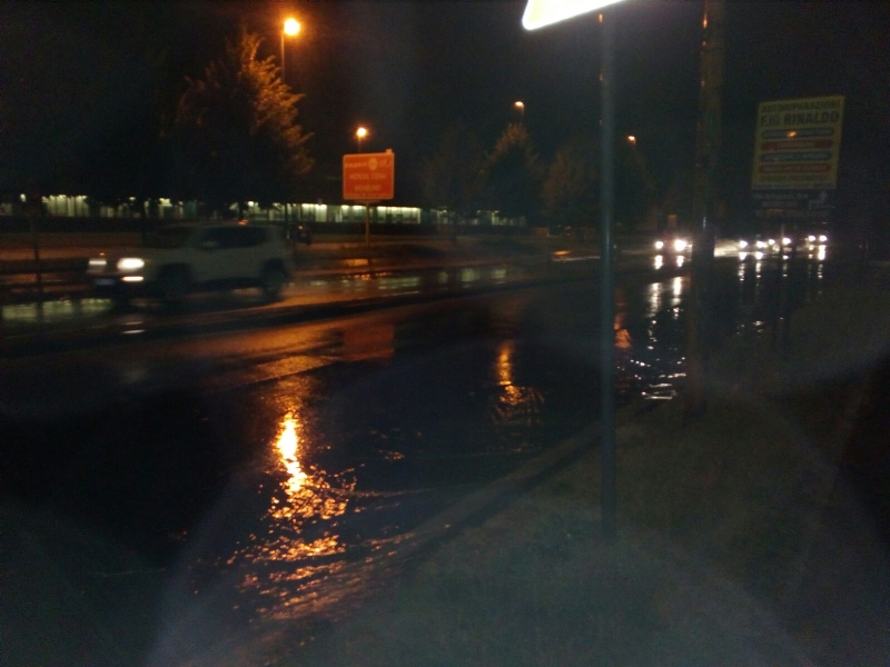 Tromba d'aria sul territorio: capannoni scoperchiati, auto fuori strada e strade allagate - VIDEO E FOTO -