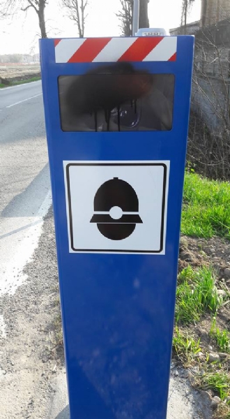 CARMAGNOLA - I nuovi box per il controllo della velocità già vandalizzati