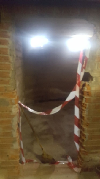 MONCALIERI - A Tetti Piatti crepe profonde nei palazzi popolari alluvionati, cittadini preoccupati - LE FOTO -