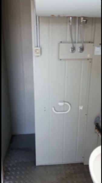 ESCLUSIVO - Le immagini all'interno dei container del nuovo campo nomadi di Moncalieri