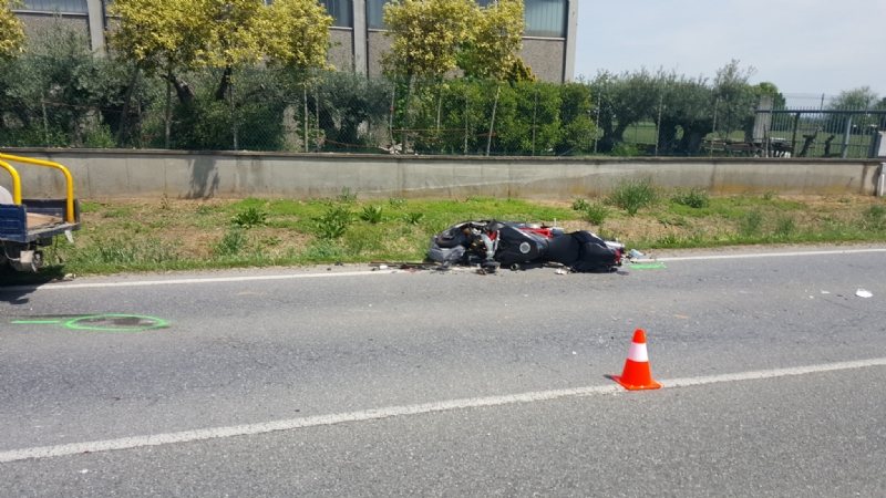 RIVALTA - Ennesimo schianto sulla sp 143. Traffico e code tra Rivalta e Rivoli