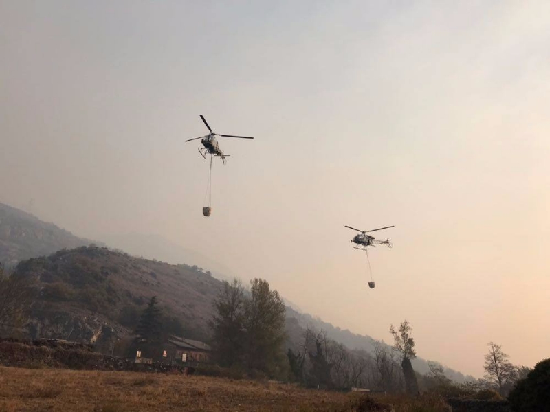 CINTURA SUD - Il fumo degli incendi arriva in pianura. L'Arpa: «Possono aumentare concentrazioni di Pm10»