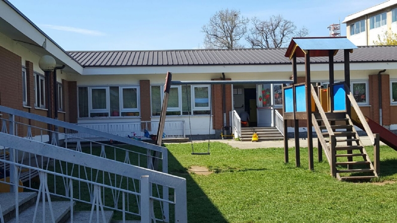 ORBASSANO - Allarme bomba alla scuola materna Andersen: bimbi evacuati per precauzione