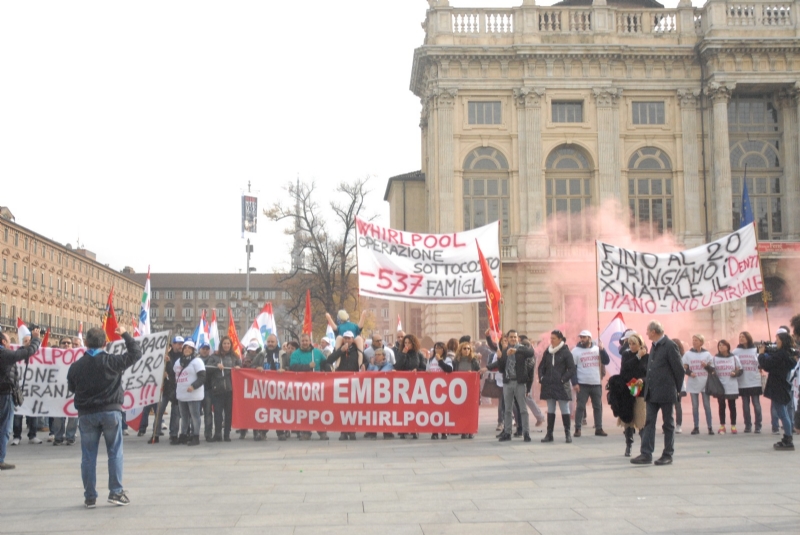 NICHELINO - Nel corteo dei lavoratori Embraco, anche il sindaco e l'assessore Verzola - LE FOTO -