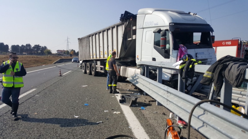 CANDIOLO - Grave incidente sull'autostrada Torino-Pinerolo, camionista in condizioni critiche - LE FOTO -