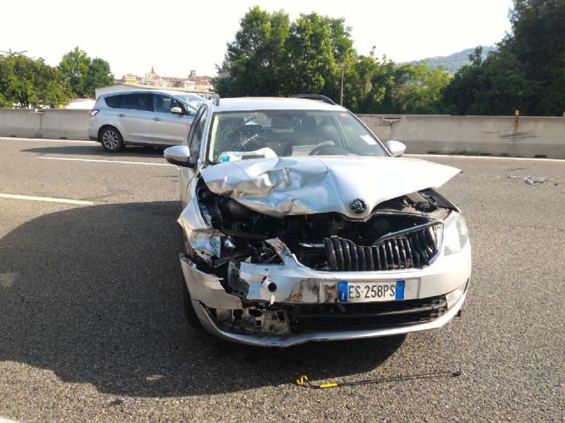 MONCALIERI - Schianto in tangenziale Sud: una donna ricoverata al Santa Croce