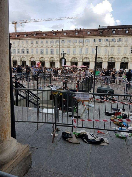 PIAZZA SAN CARLO: LA PROCURA ACQUISISCE IMMAGINI PER FARE LUCE SU QUANTO SUCCESSO