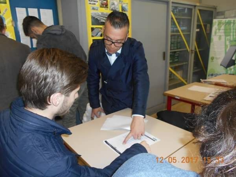 ORBASSANO - L'imprenditore Fischetto torna tra i banchi di scuola
