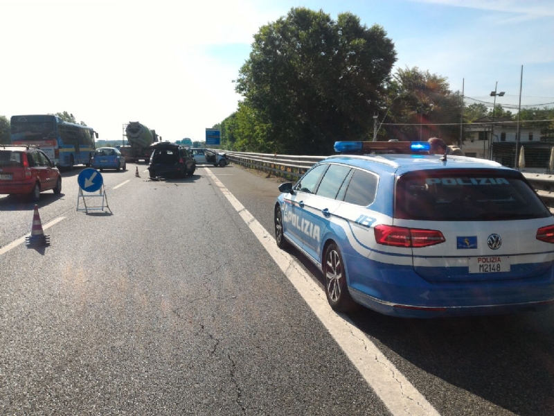 MONCALIERI - Schianto in tangenziale Sud: una donna ricoverata al Santa Croce