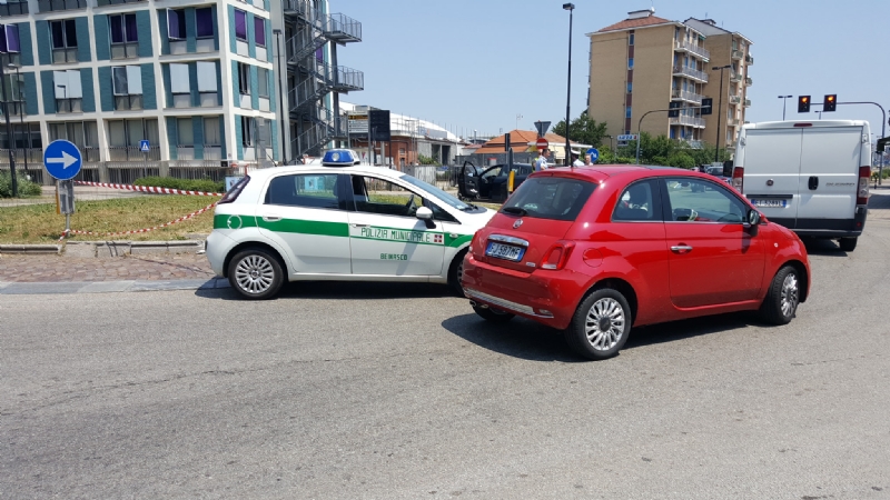 BEINASCO - Il collaudo del velox manda in tilt il traffico in strada Torino