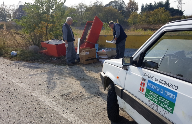 CINTURA SUD - Continuano gli abbandoni di rifiuti e salgono i costi nelle bollette dei cittadini